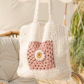 Sac En Crochet Blanc Cassé Et Rose Avec Fleur - La Quincaillerie Remoise