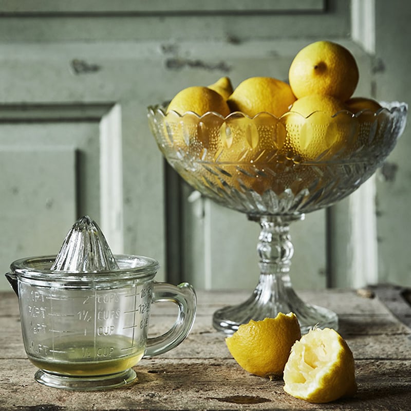 Presse Citrons avec pichet en verre - La Quincaillerie Remoise